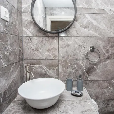 Apartment Closer 