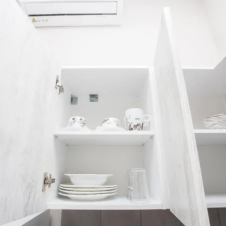 Apartment Closer 