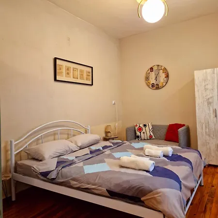 Apartment Closer 